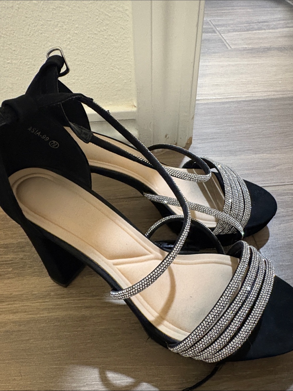 Black Heels Silver Accent Top Moda